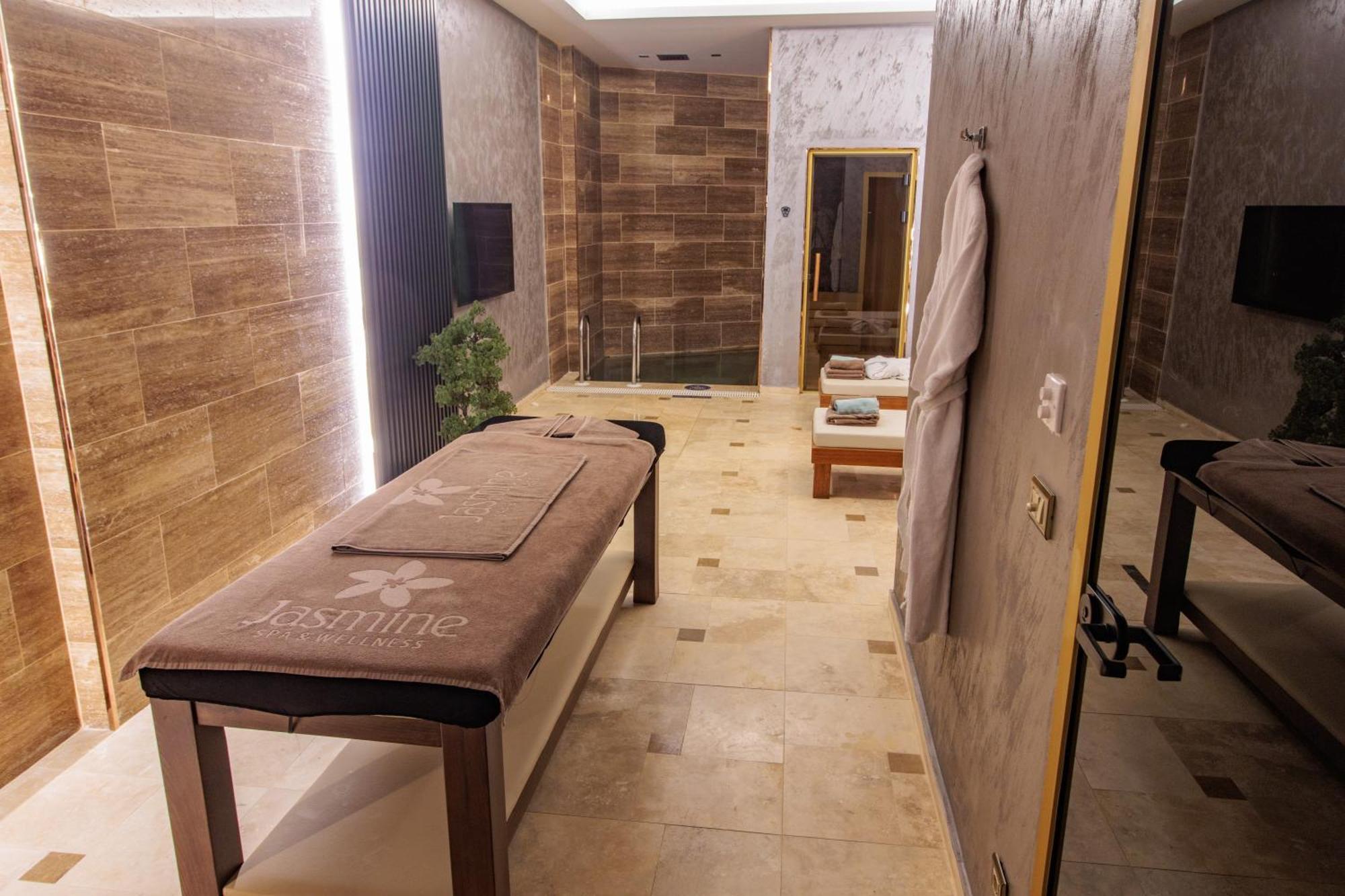 Anadolu Hotels Esenboga Thermal Exterior foto